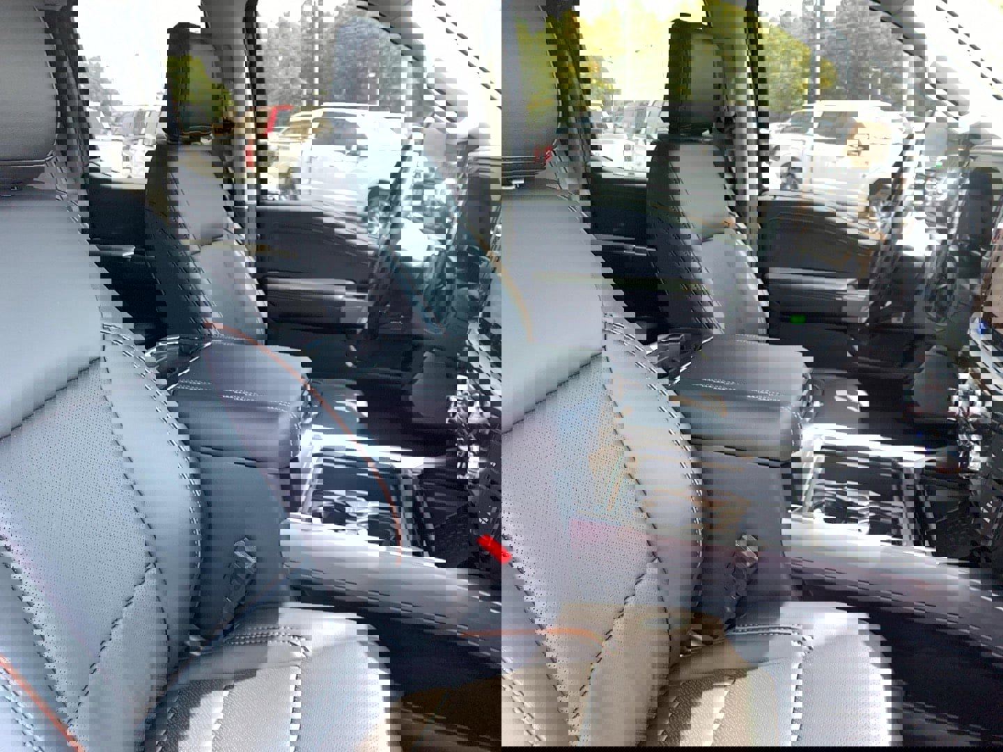 New 2025 Ford F450 Lariat image 19