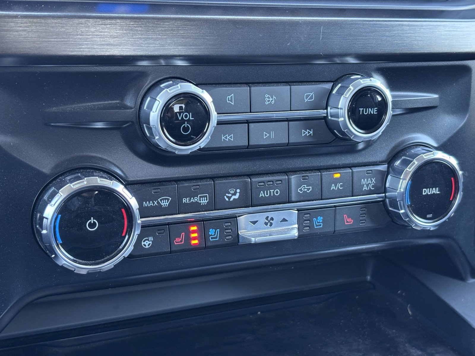 Used 2024 Ford F450 Lariat w/ Camper Package image 24