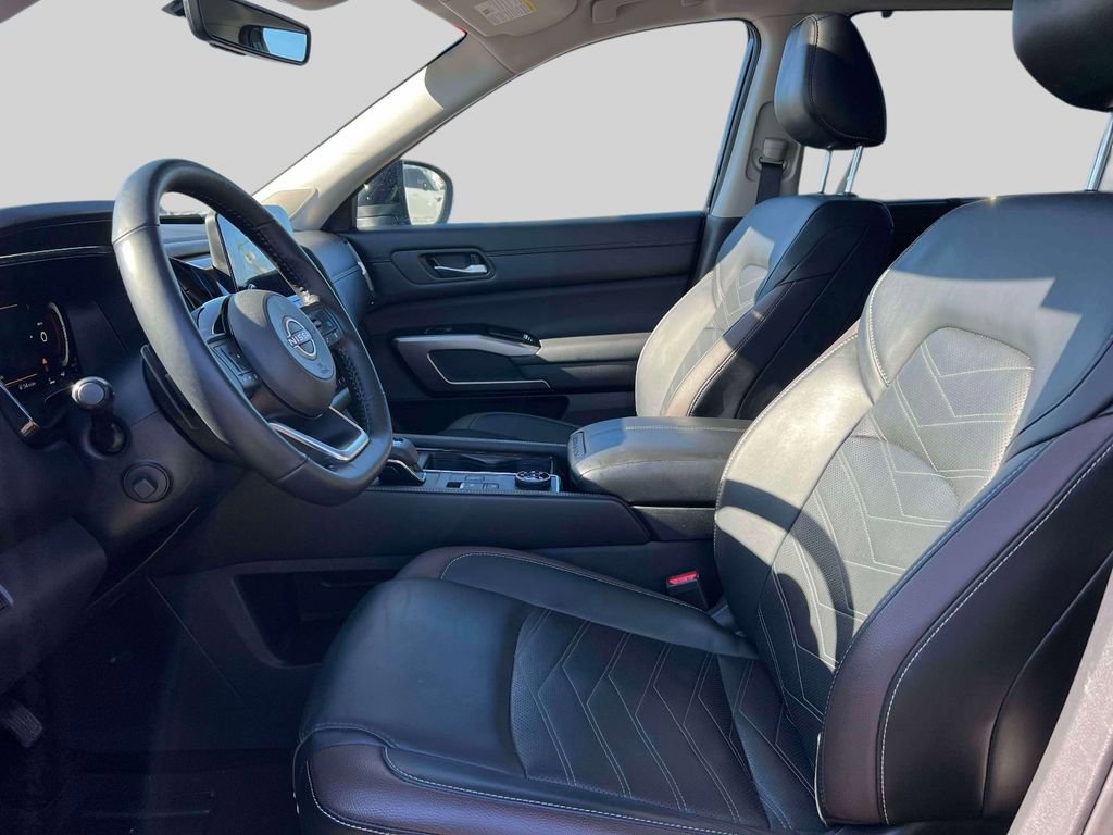 Certified 2025 Nissan Pathfinder Platinum image 15