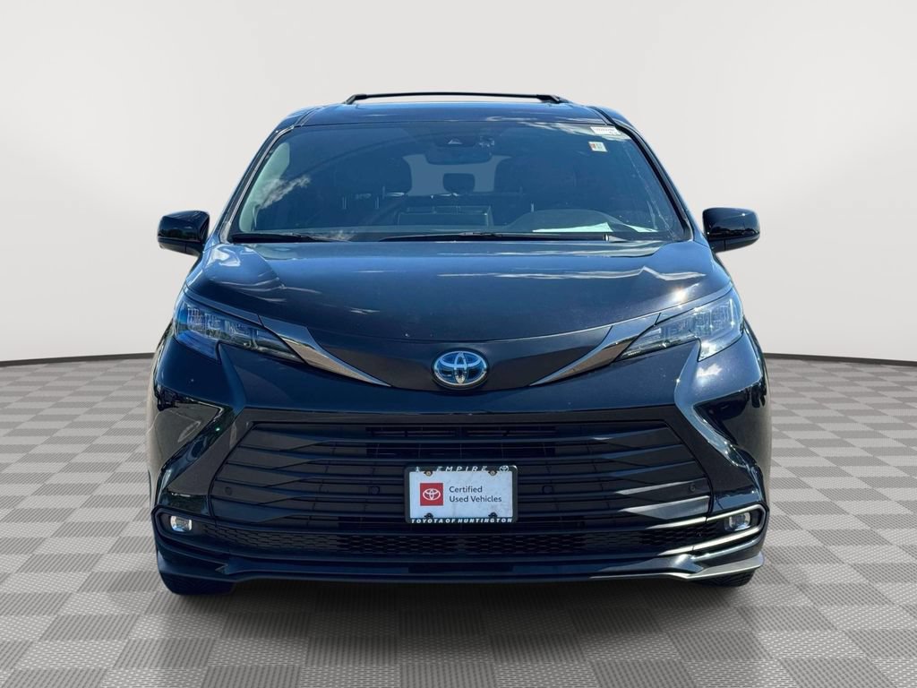 Used 2024 Toyota Sienna XLE Woodland Edition AWD/4WD video 2