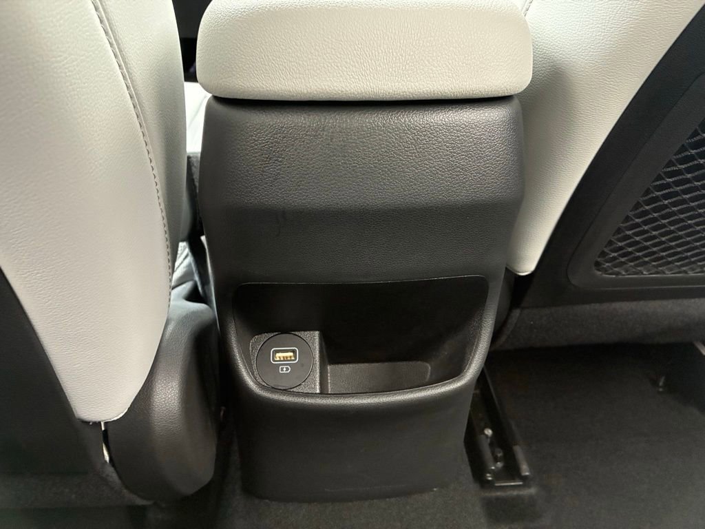 Used 2023 Hyundai Kona Limited image 18