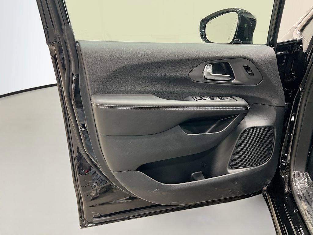 New 2026 Chrysler Pacifica Select image 17