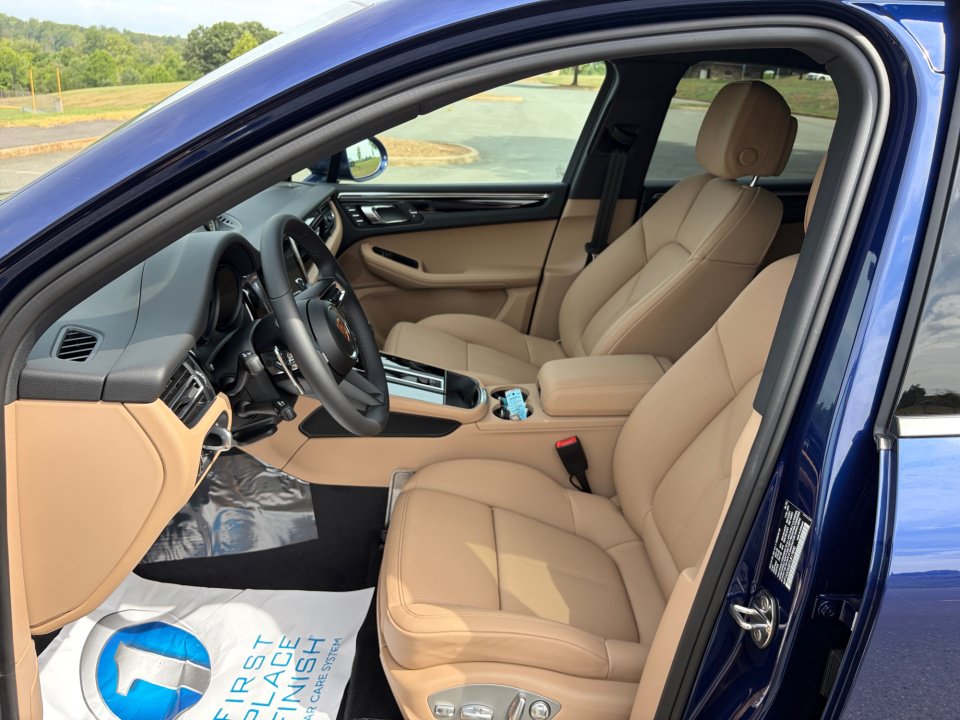 New 2026 Porsche Macan AWD/4WD image 5