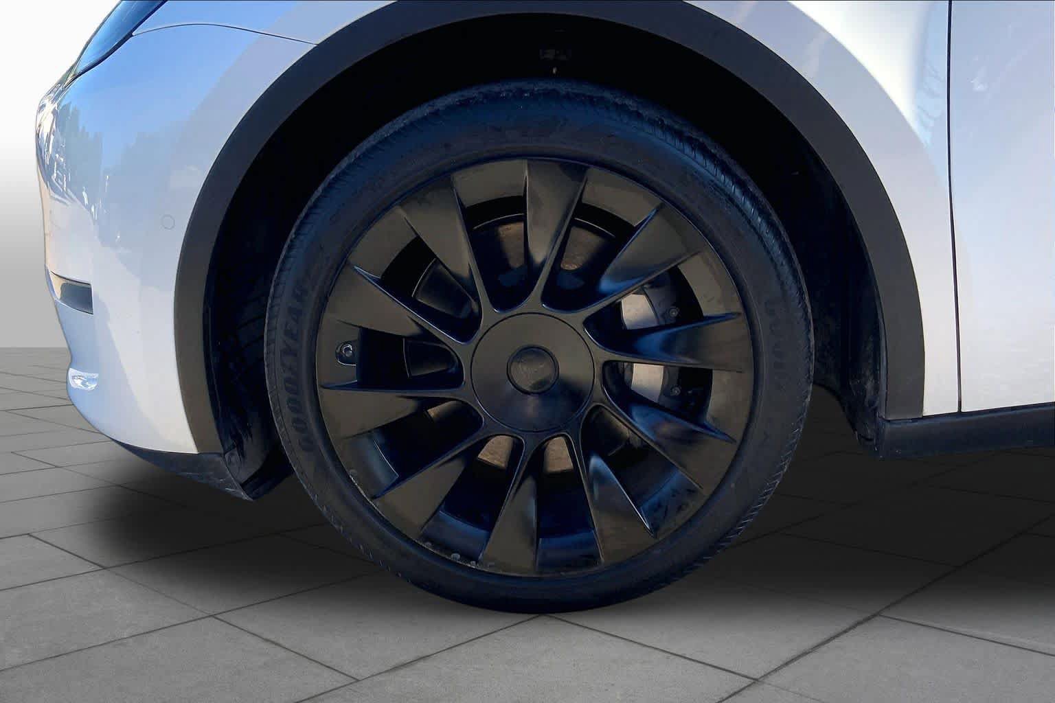 Used 2020 Tesla Model Y Long Range AWD/4WD image 10