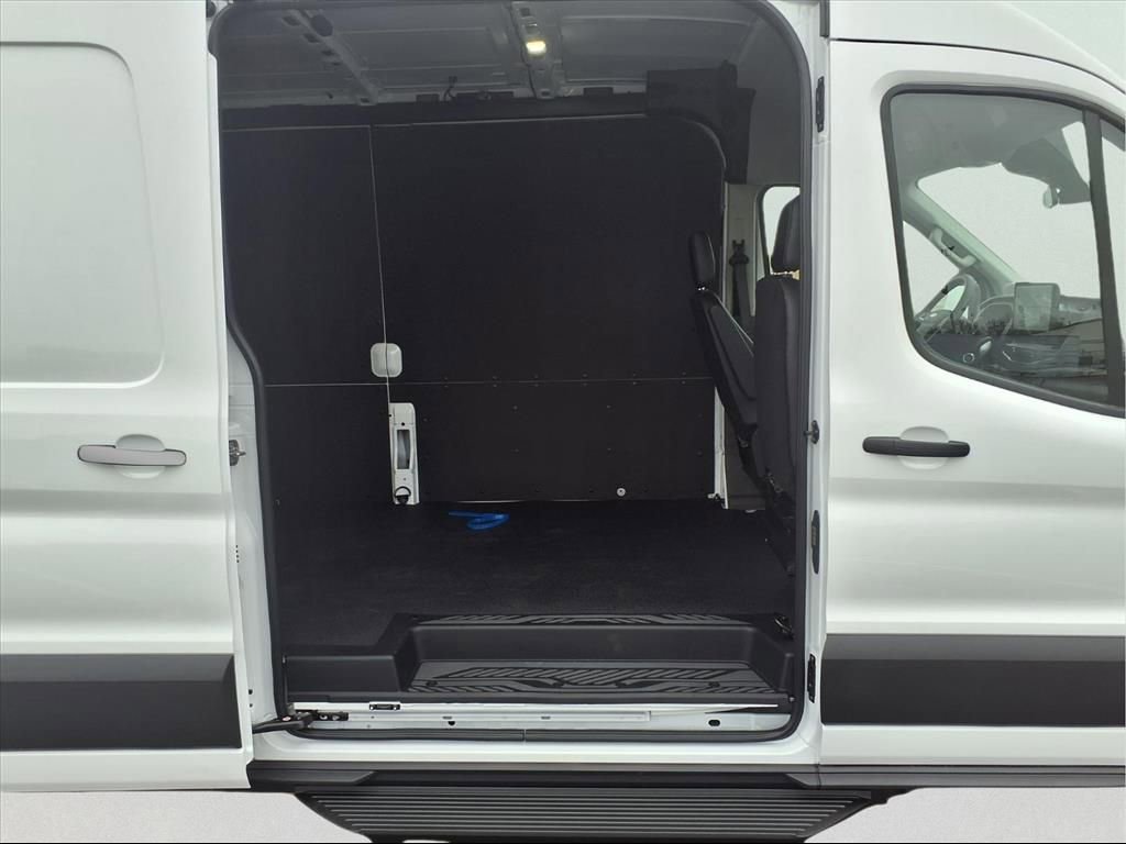 New 2026 Ford Transit 250 148 Medium Roof w/ Load Area Protection Package image 24