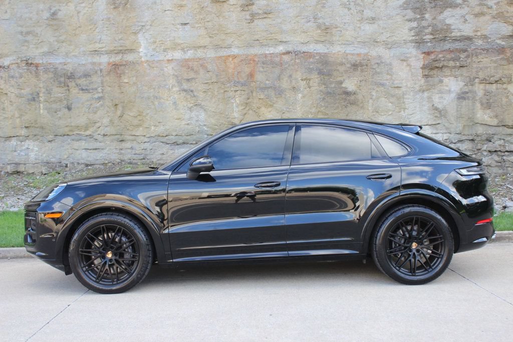 Used 2025 Porsche Cayenne Coupe AWD/4WD image 8