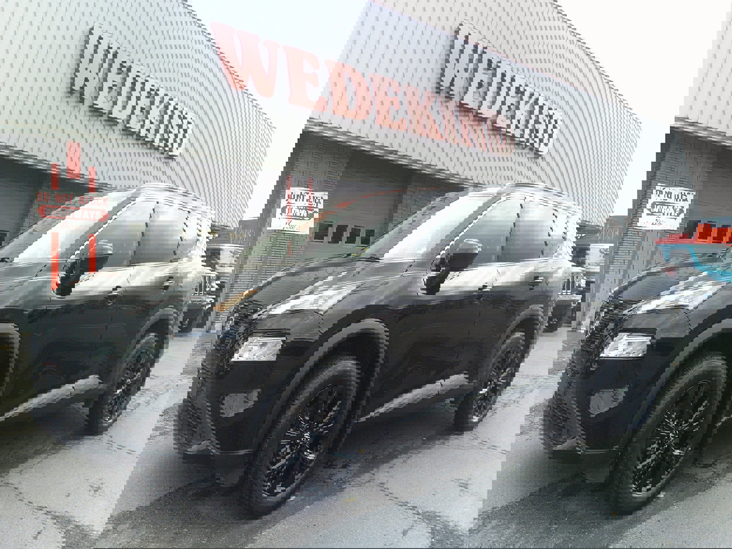 Used 2023 Nissan Rogue SV w/ SV Premium B Package image 1