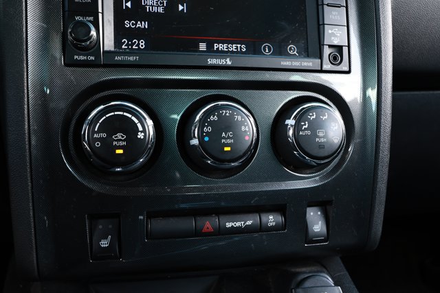 Used 2014 Dodge Challenger SXT RWD image 16