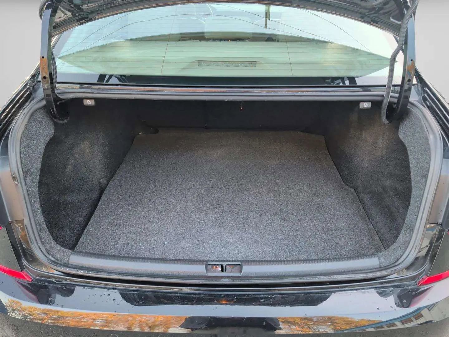 Used 2020 Volkswagen Passat 2.0T SEL image 33