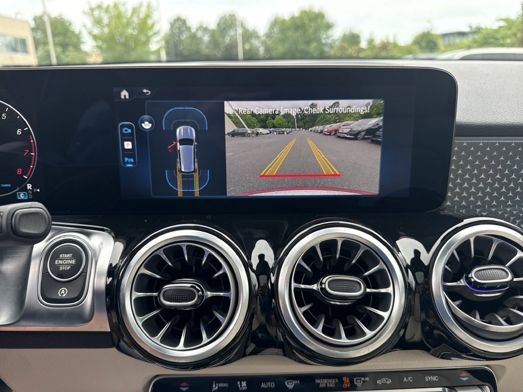 Certified 2025 Mercedes-Benz GLB 250 image 29