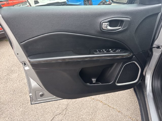 Used 2020 Jeep Compass Latitude FWD image 12