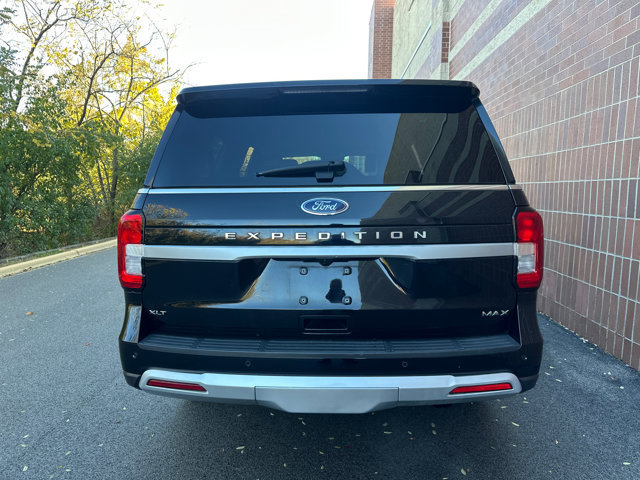 Used 2023 Ford Expedition Max XLT image 7