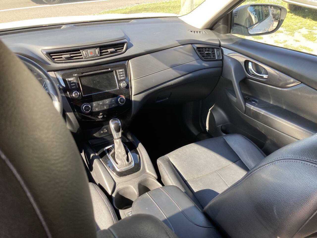 Used 2019 Nissan Rogue S w/ Special Edition Package AWD/4WD image 16