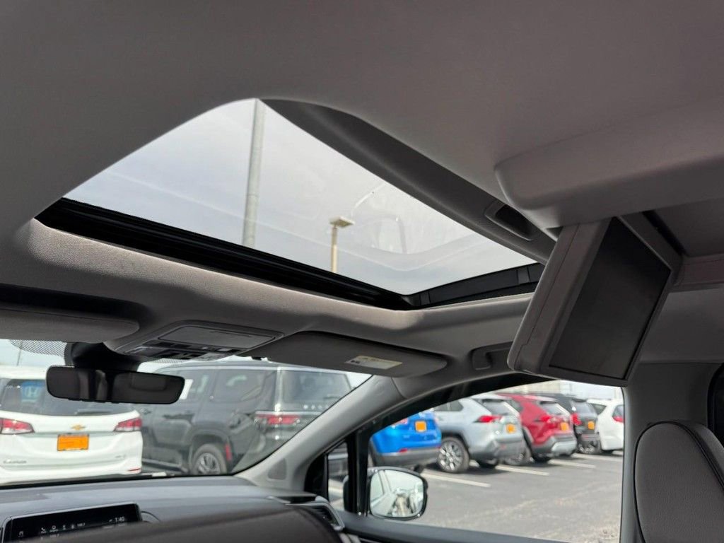 Used 2023 Honda Odyssey Elite image 12