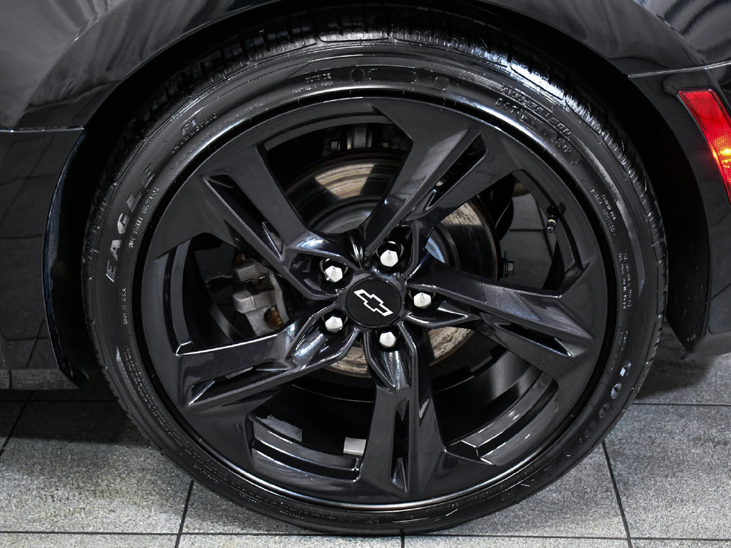 Used 2024 Chevrolet Camaro LT w/ RS Package RWD image 8