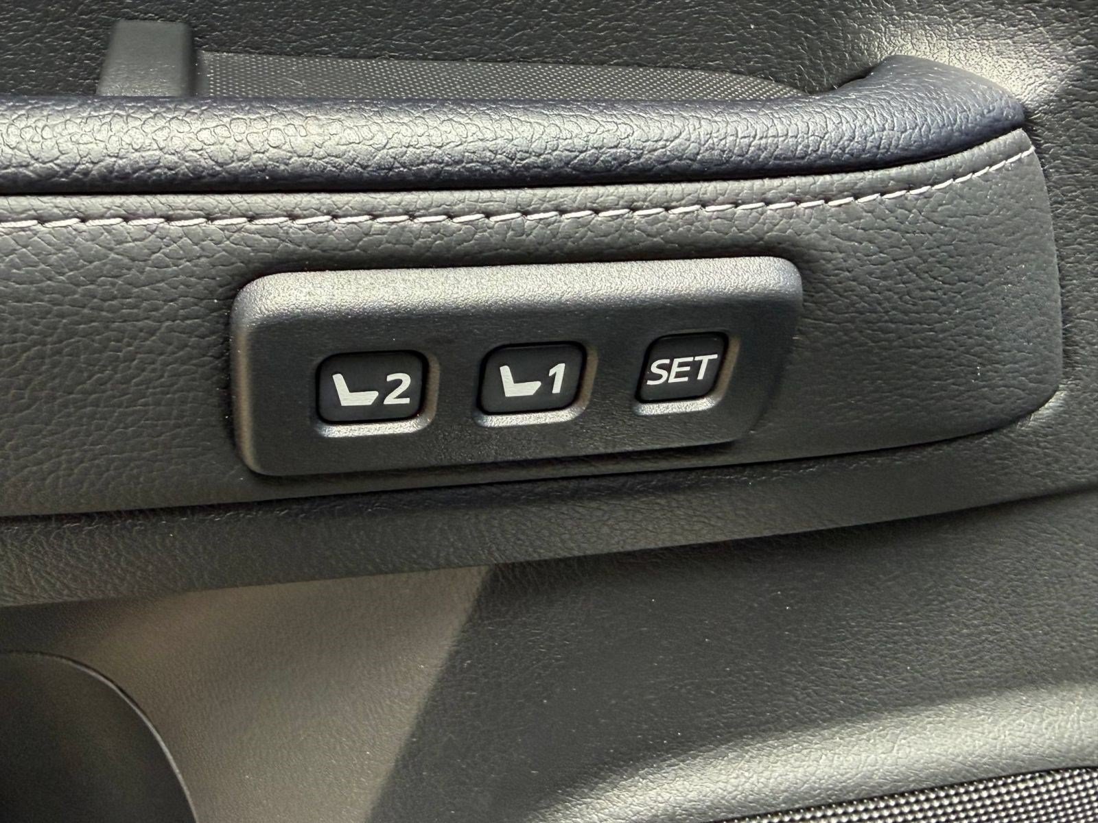 Used 2024 Toyota 4Runner Limited AWD/4WD image 19