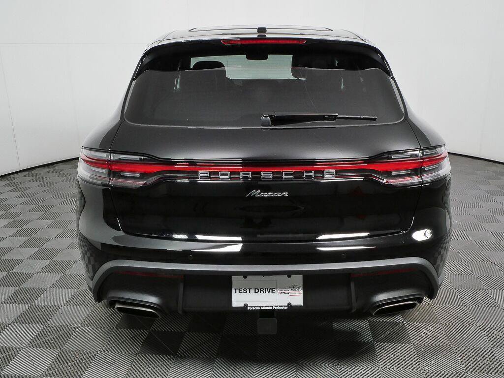 Certified 2026 Porsche Macan AWD/4WD image 31
