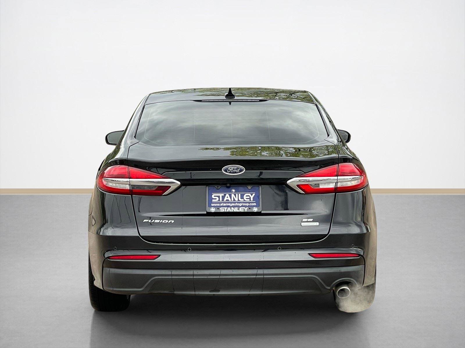Used 2019 Ford Fusion SEL FWD image 7