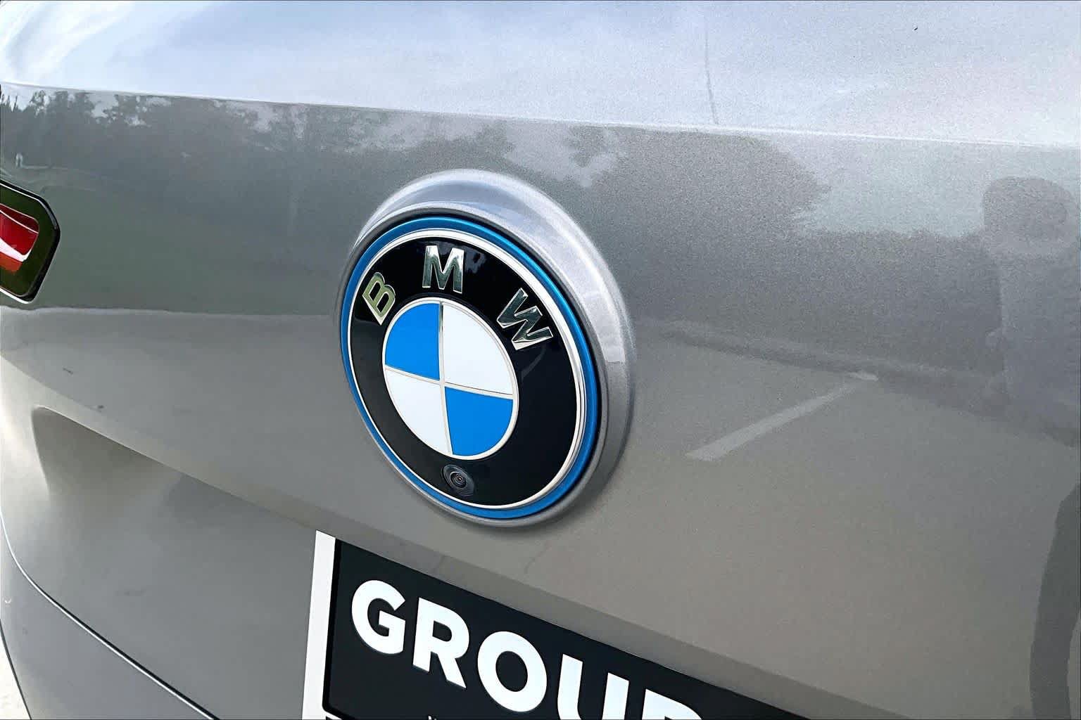 Used 2024 BMW iX xDrive50 w/ Convenience Package AWD/4WD image 30