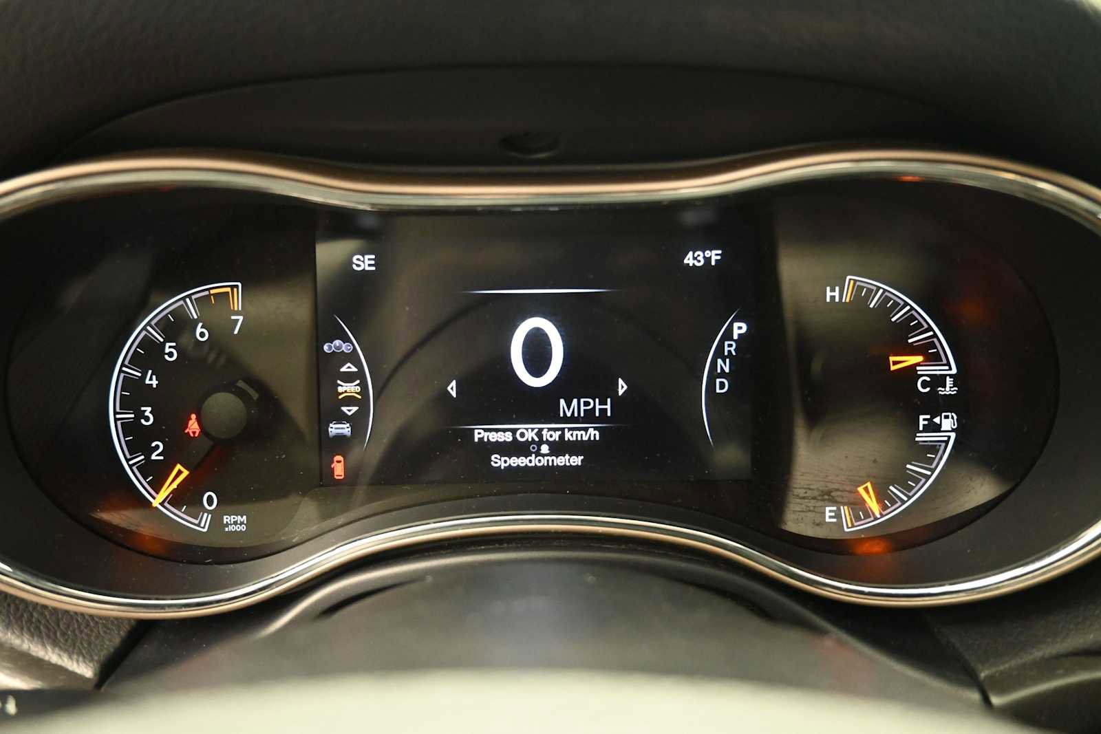 Used 2017 Jeep Grand Cherokee Laredo w/ Quick Order Package 23E AWD/4WD image 7