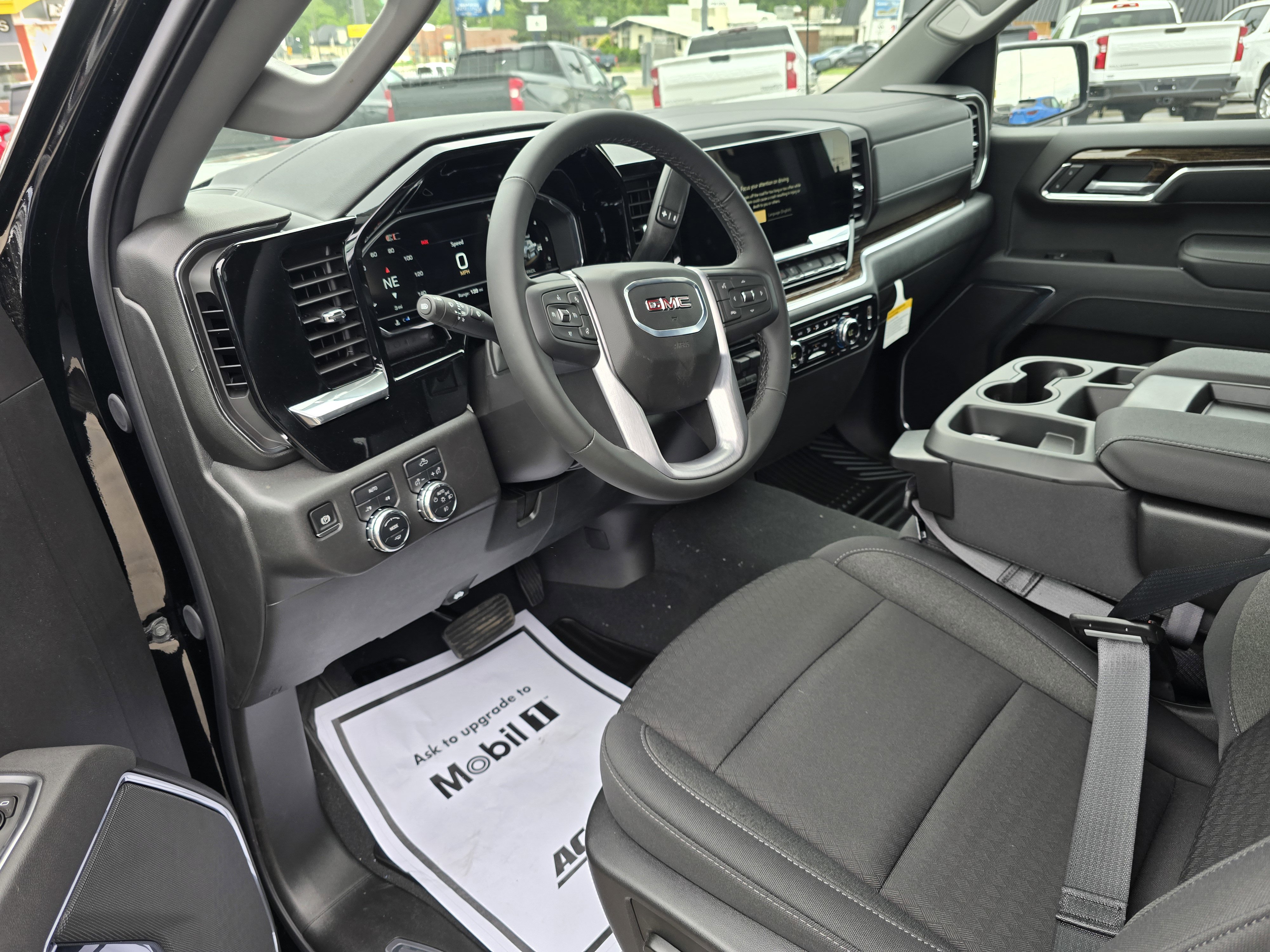 New 2025 GMC Sierra 1500 Elevation image 13