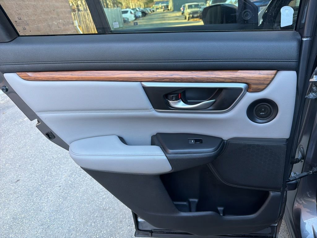 Used 2017 Honda CR-V Touring image 21