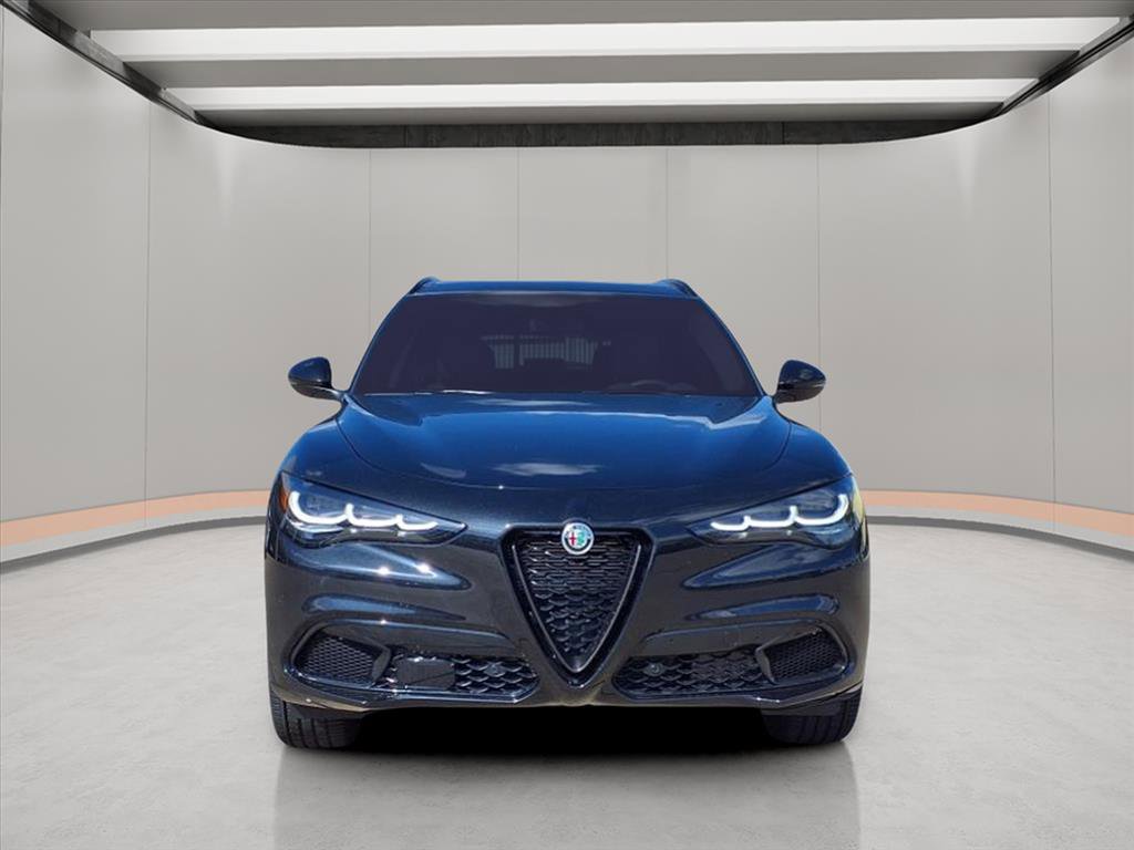 New 2025 Alfa Romeo Stelvio Sprint image 2