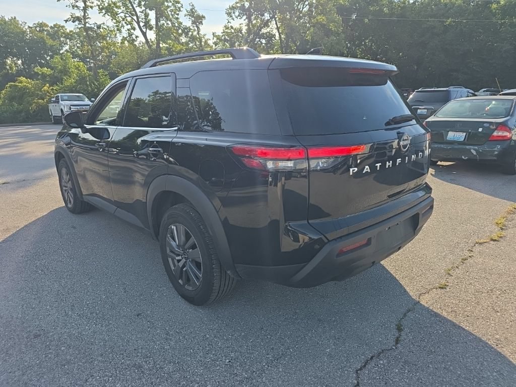 Used 2025 Nissan Pathfinder SV AWD/4WD image 4