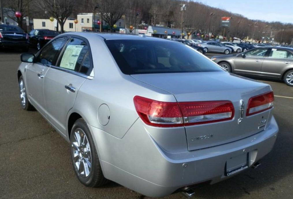 Used 2012 Lincoln MKZ FWD image 4