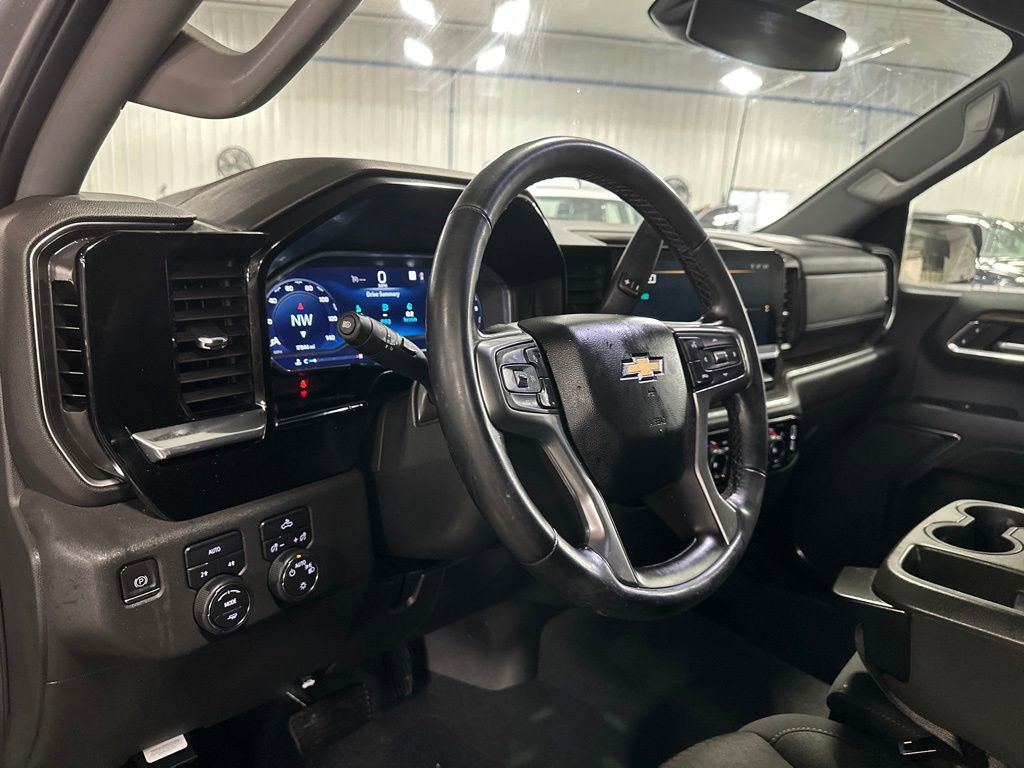 Used 2023 Chevrolet Silverado 1500 LT image 12