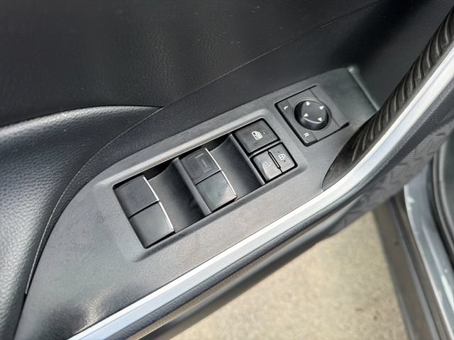 Used 2020 Toyota RAV4 XLE Premium FWD image 18