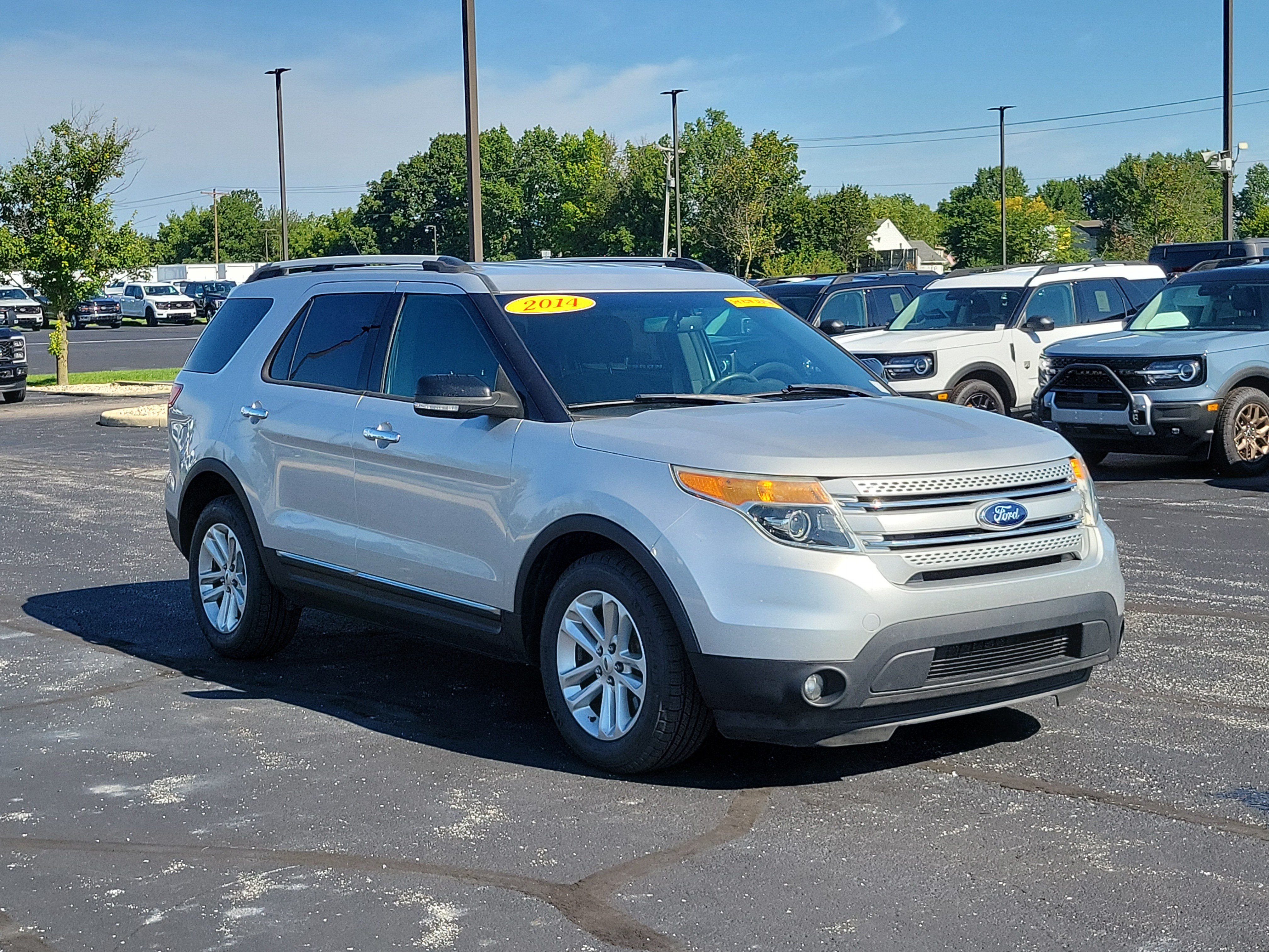 Used 2014 Ford Explorer XLT w/ Equipment Group 201A FWD image 5