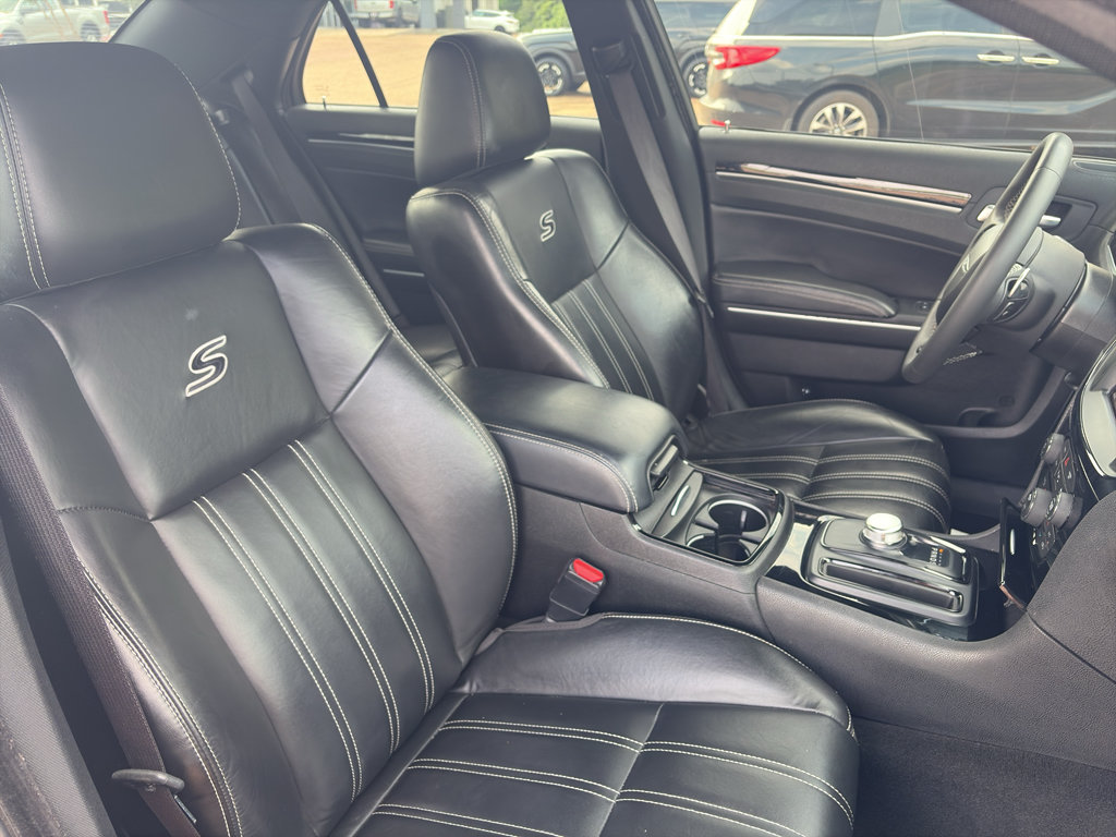 Used 2023 Chrysler 300 S RWD image 10