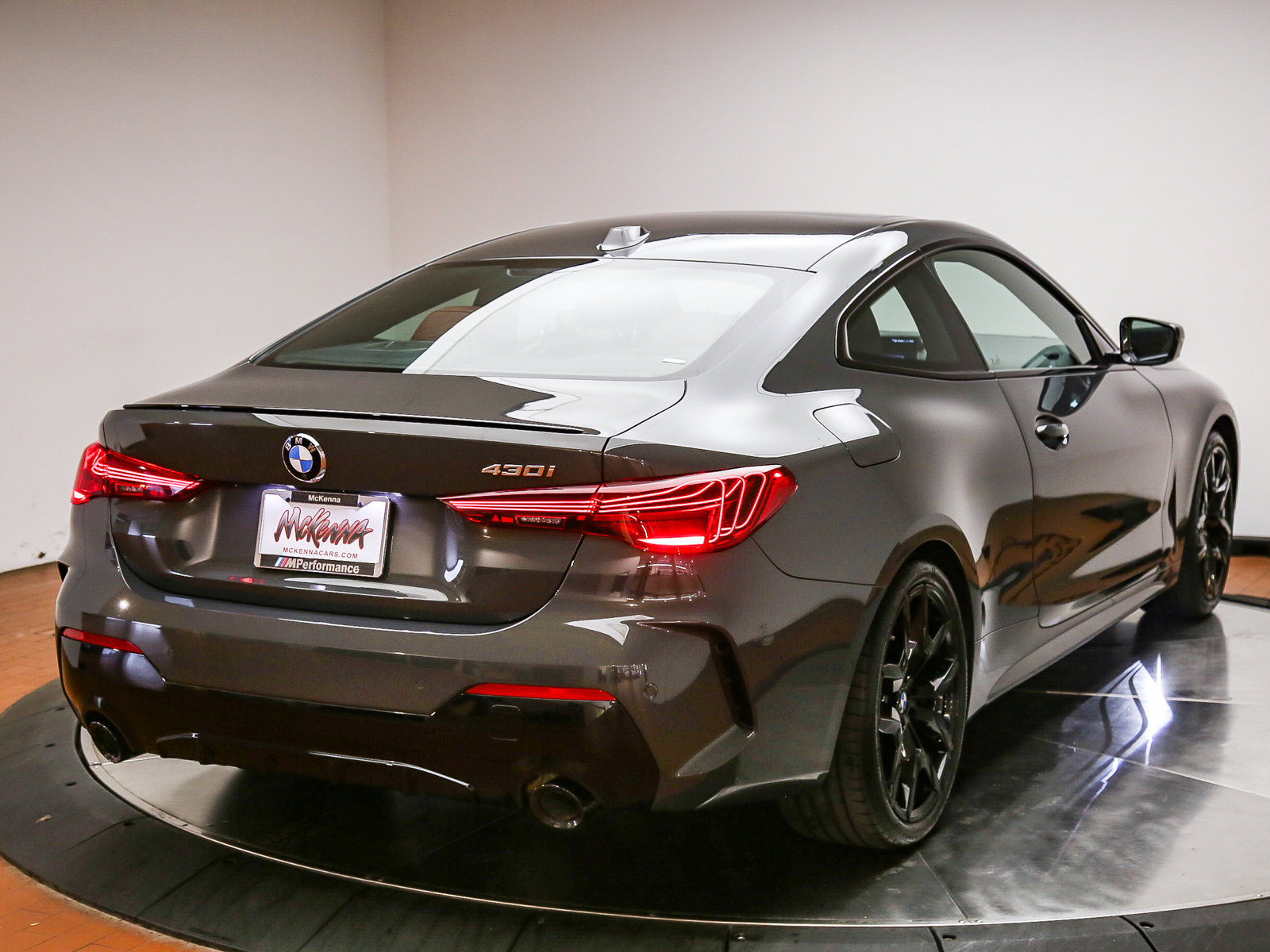 Used 2026 BMW 430i Coupe w/ M Sport Package RWD image 7