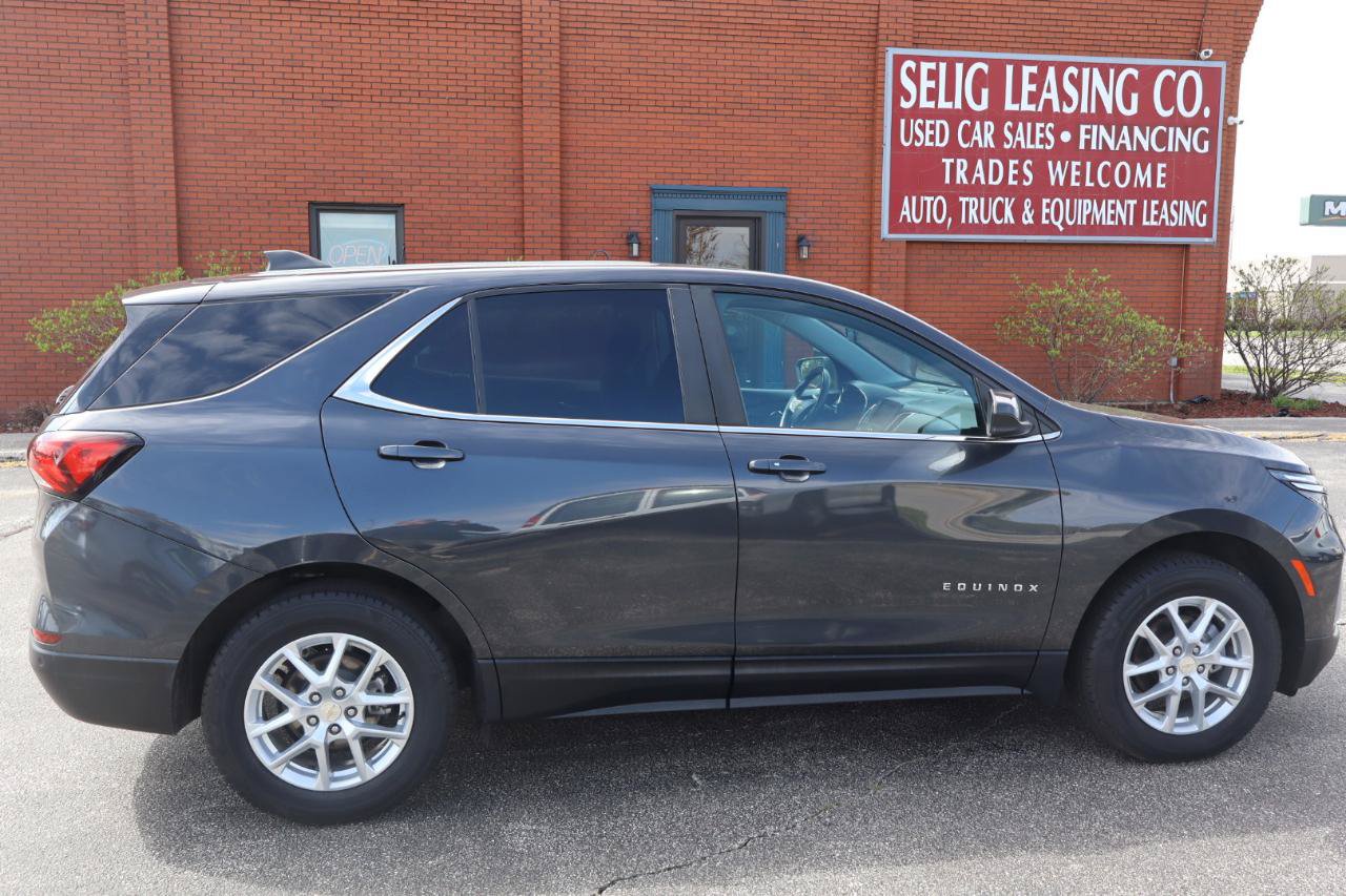 Used 2023 Chevrolet Equinox LT AWD/4WD image 2