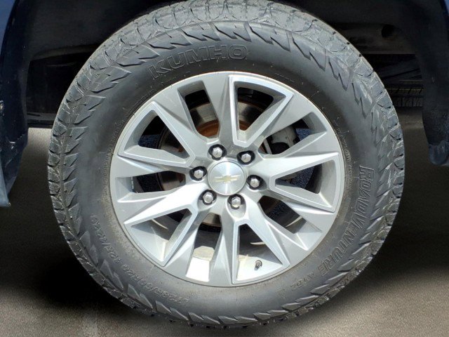 Used 2020 Chevrolet Silverado 1500 High Country w/ Z71 Off-Road Package AWD/4WD image 9