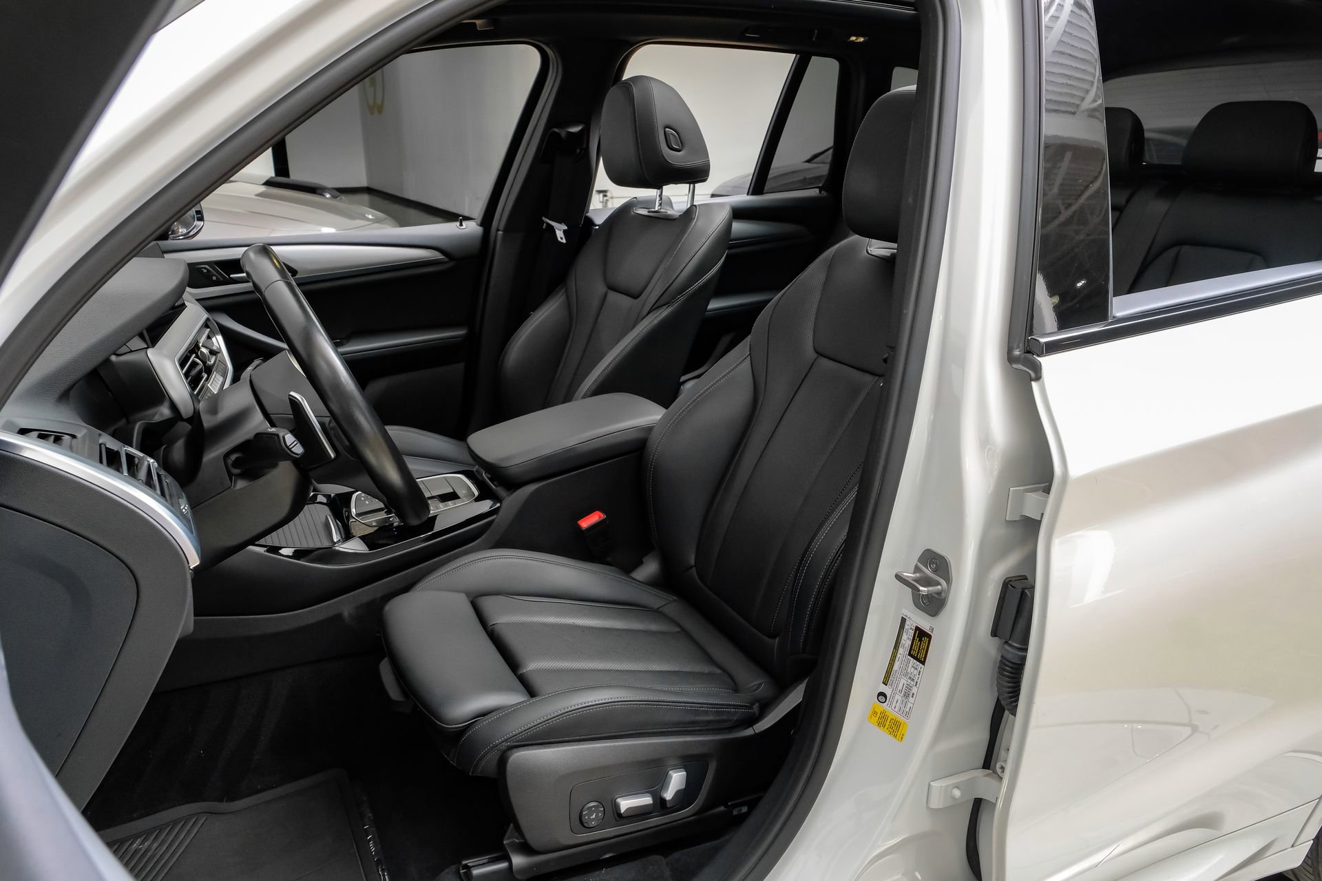 Used 2023 BMW X3 sDrive30i w/ M Sport Package image 34