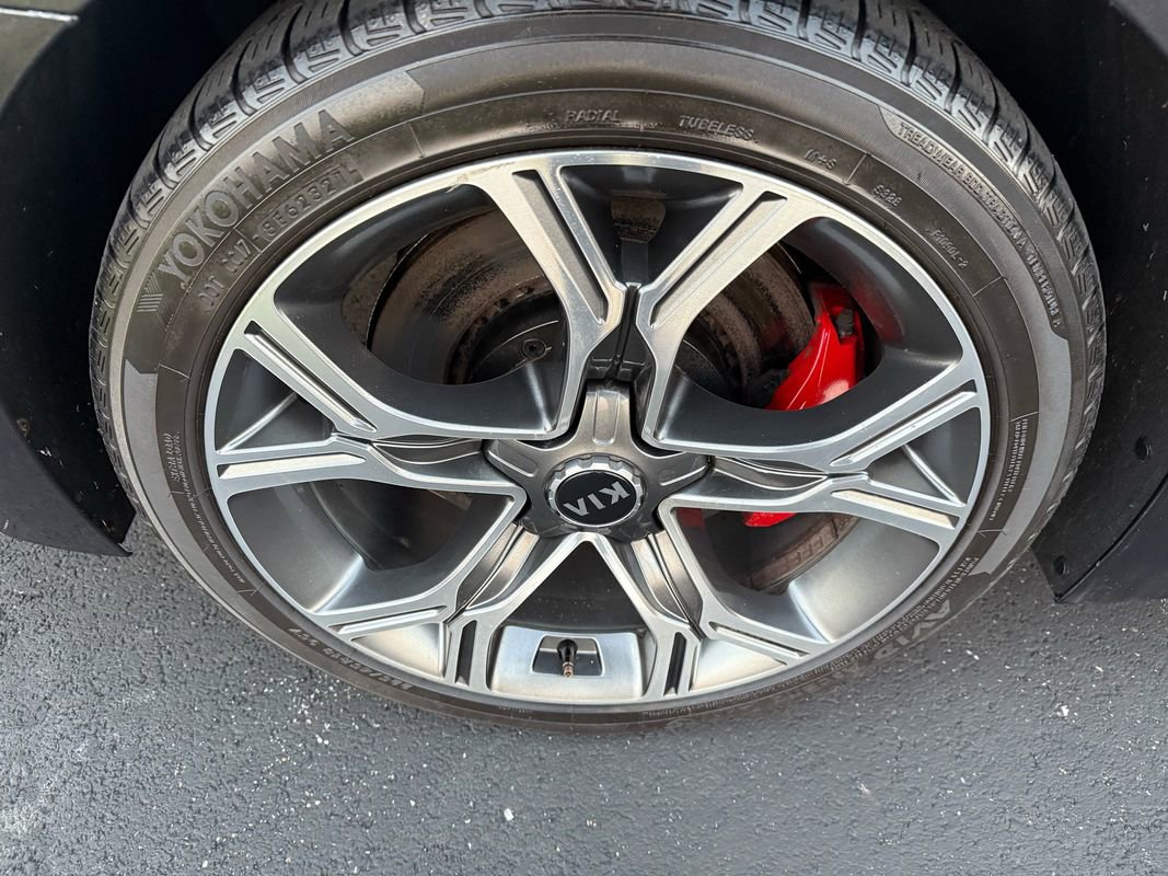 Used 2019 Kia Stinger GT2 image 26