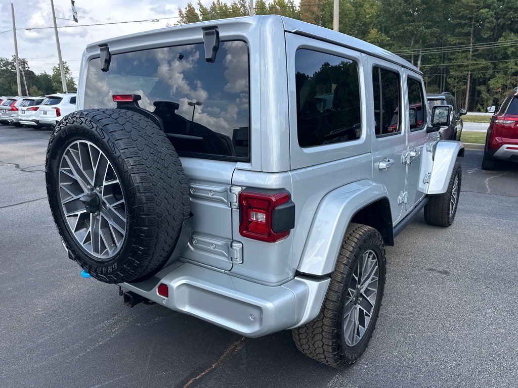 Used 2024 Jeep Wrangler High Altitude AWD/4WD image 3