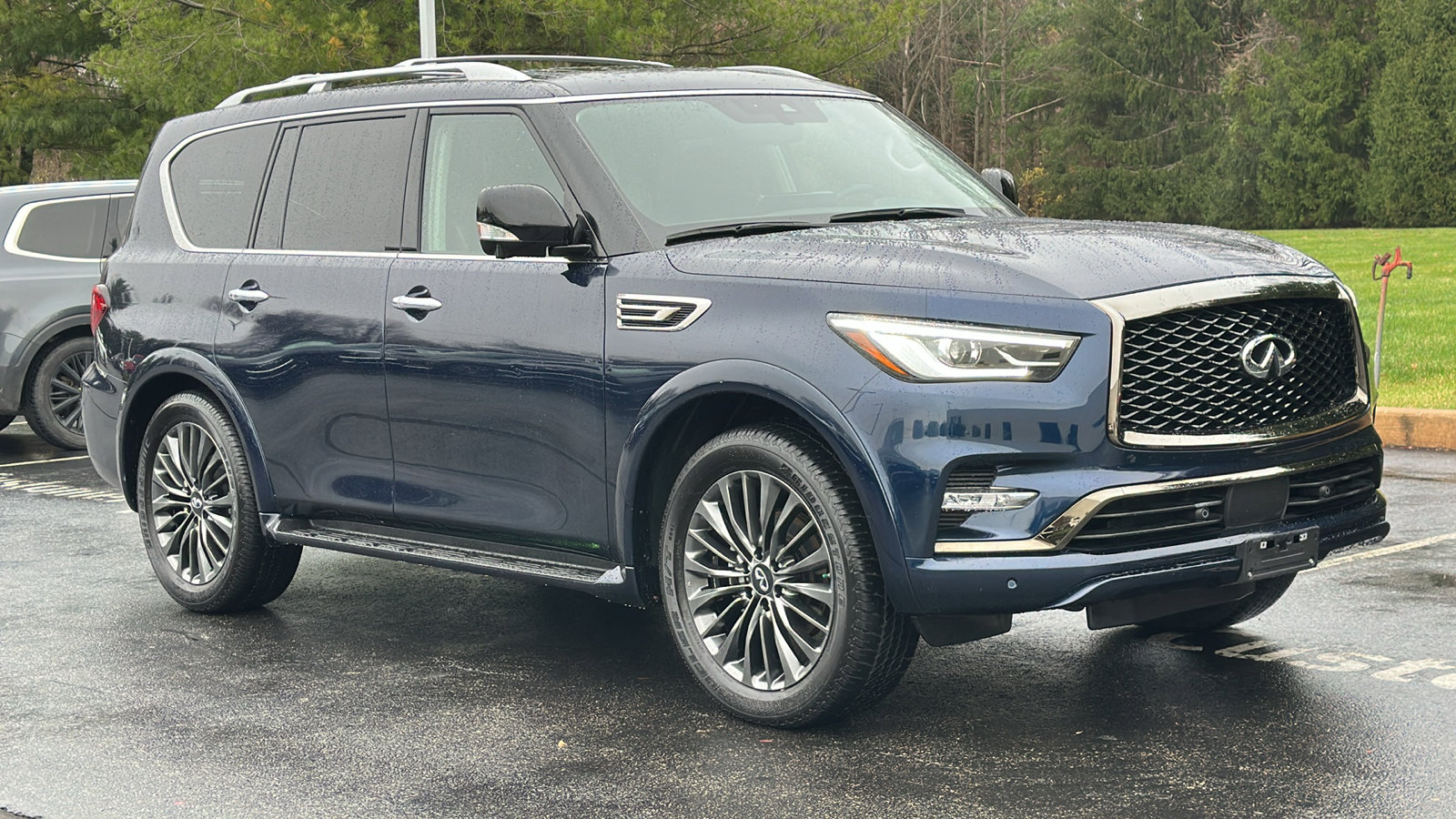 Certified 2023 INFINITI QX80 Premium Select w/ All-Season Package image 2