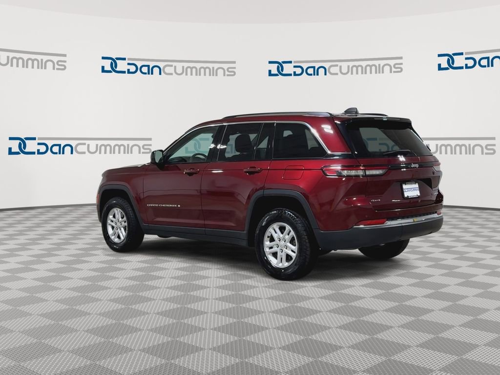 Used 2023 Jeep Grand Cherokee Laredo image 6