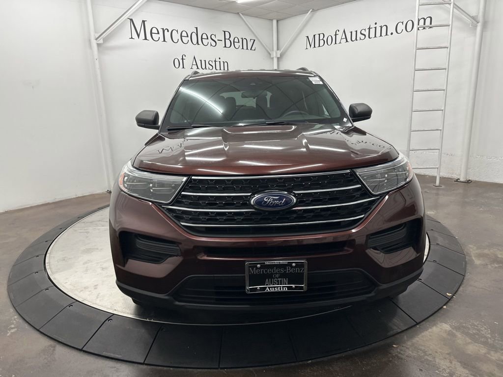 Used 2020 Ford Explorer XLT image 2