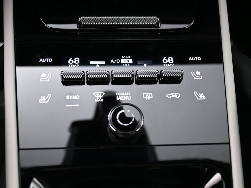 Certified 2026 Porsche Cayenne GTS AWD/4WD image 11