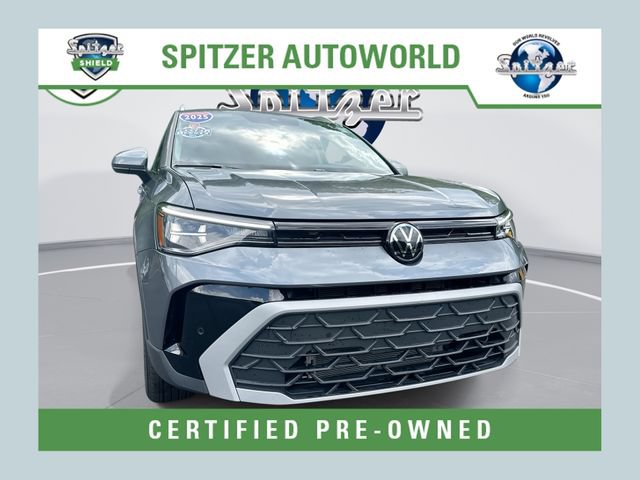 Used 2025 Volkswagen Taos SE w/ Panoramic Sunroof Package