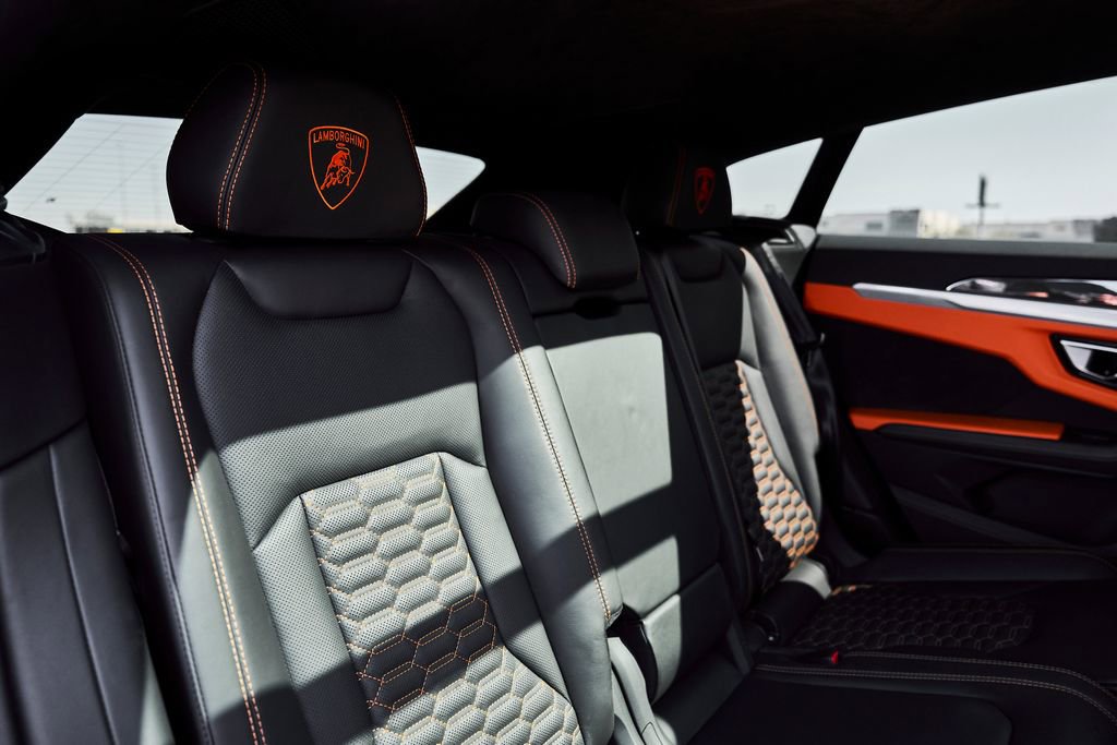 Used 2022 Lamborghini Urus AWD/4WD image 45