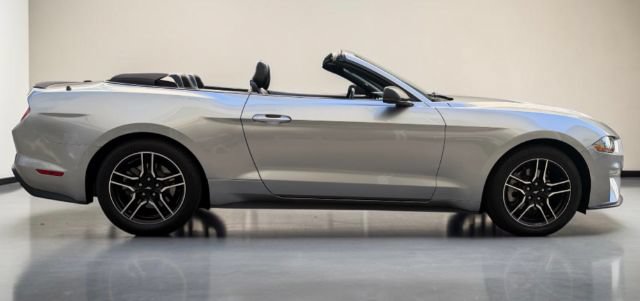 Used 2020 Ford Mustang Premium RWD image 7