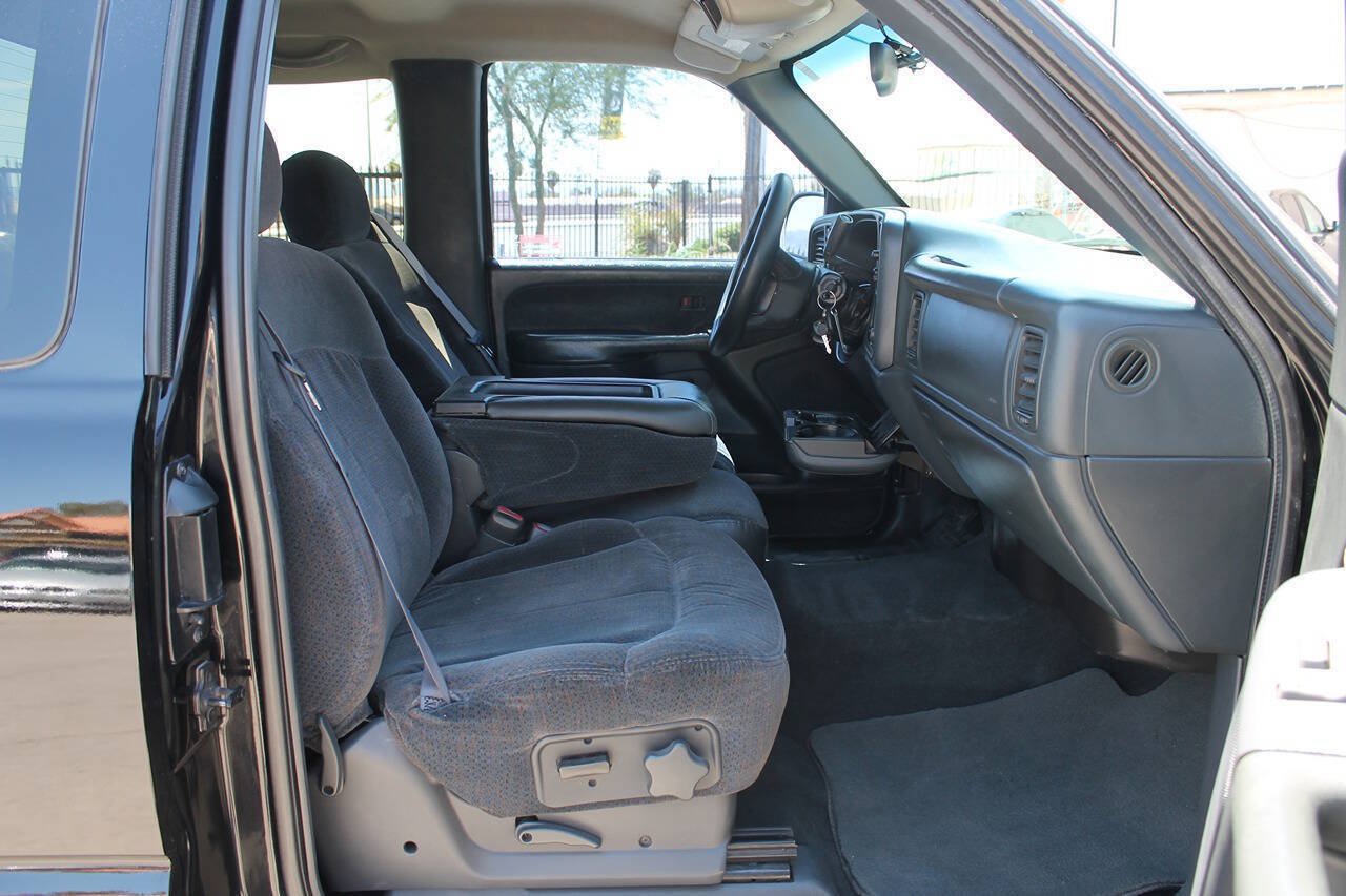 Used 1999 Chevrolet Silverado 2500 LS w/ Snow Plow Prep Pkg AWD/4WD image 26