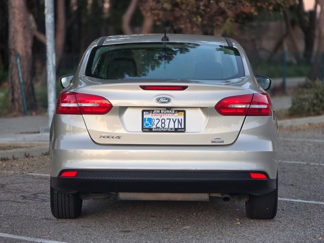 Used 2018 Ford Focus SE w/ SE Appearance Package image 10