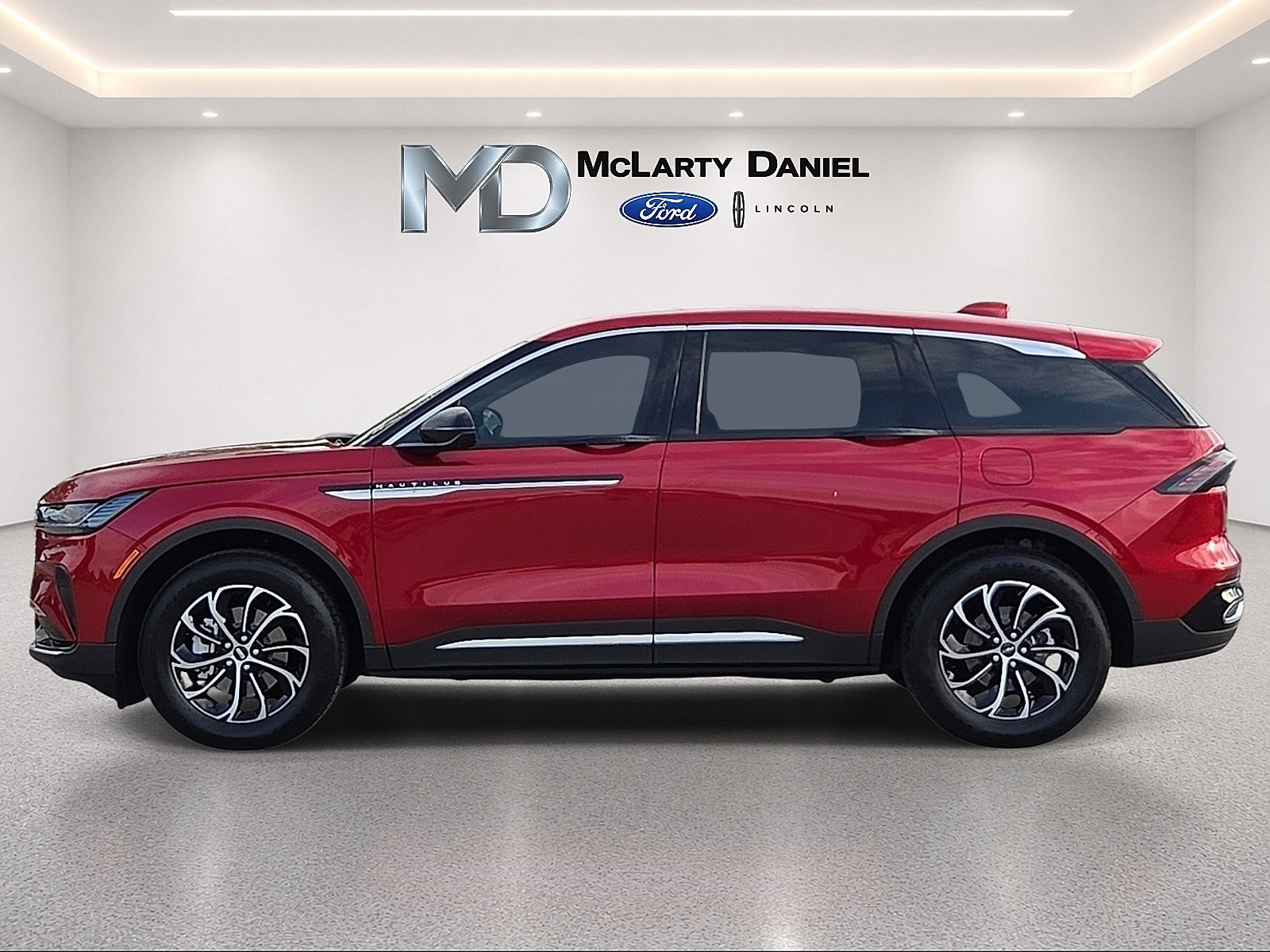 Used 2026 Lincoln Nautilus Premier w/ Equipment Group 102A AWD/4WD image 3