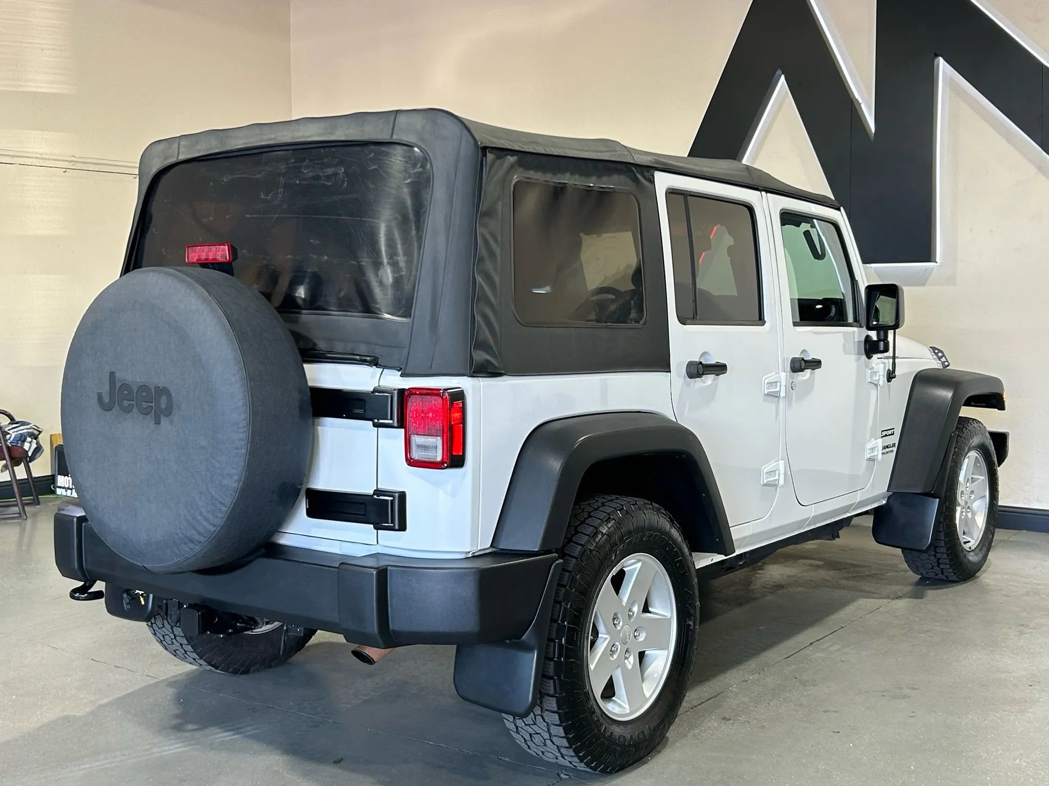 Used 2016 Jeep Wrangler Unlimited Sport w/ Quick Order Package 24S AWD/4WD image 4
